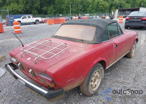 1982 Fiat 124 Spider z USA, uszkodzony, nr VIN ZFAAS00B1C8188623